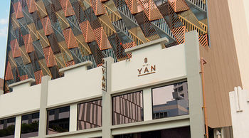 Yan Khách sạn